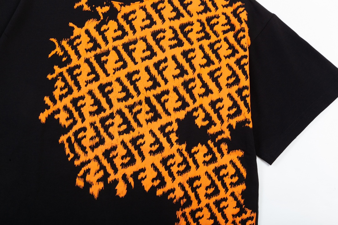 Fendi monogram-print crew-neck oversized T-shirt 044